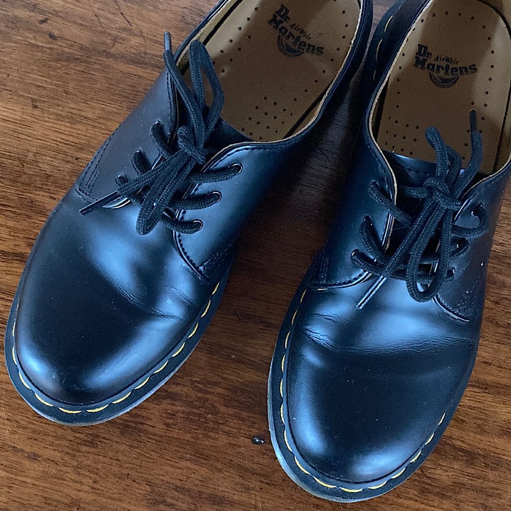 Barely worn size 9 (41 EU) Doc Marten 1461 oxfords.